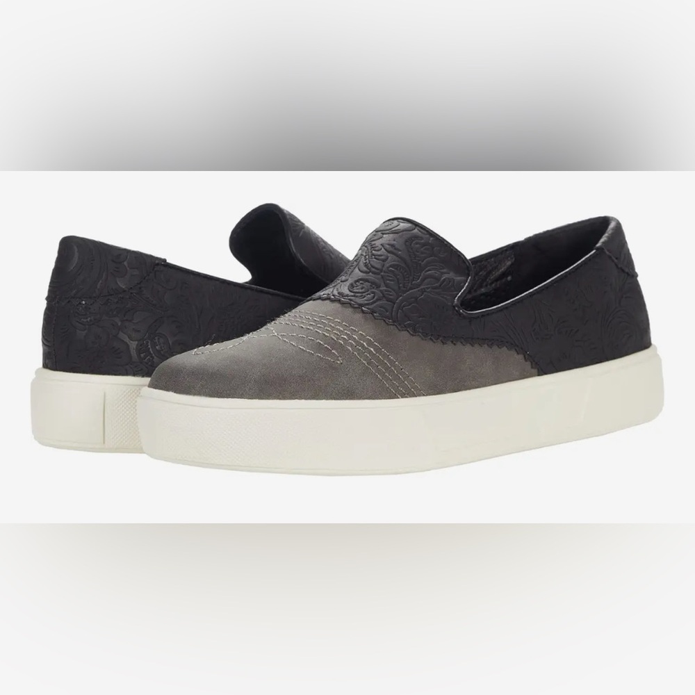 NIB Volatile Rosencrans Slip On Embossed Sneakers in Black / Grey - Size 6